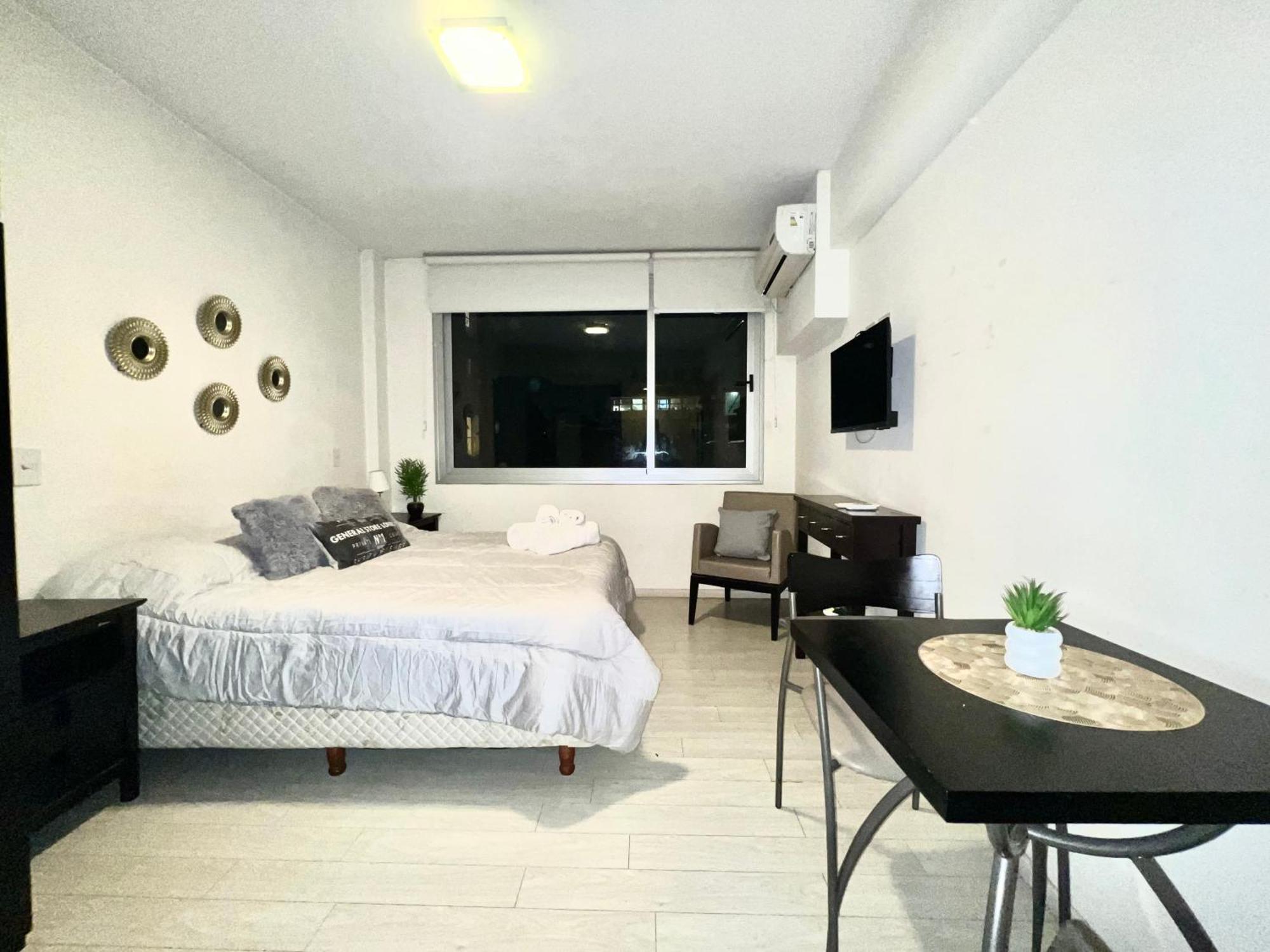 Departamento Coby Tempora - Frente Hospital - Seguridad 24 Hs * Buenos Aires